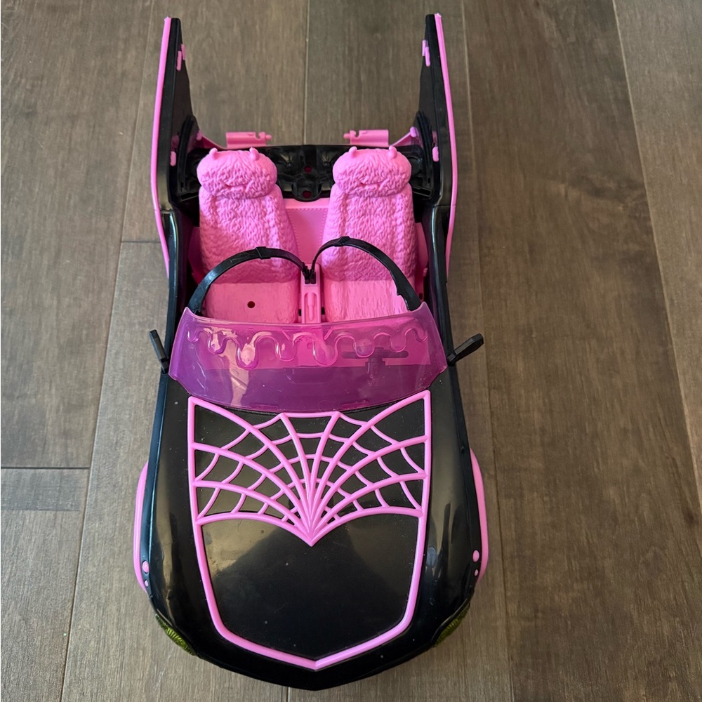 🖤 Monster High Black & Pink Toy Car 💖